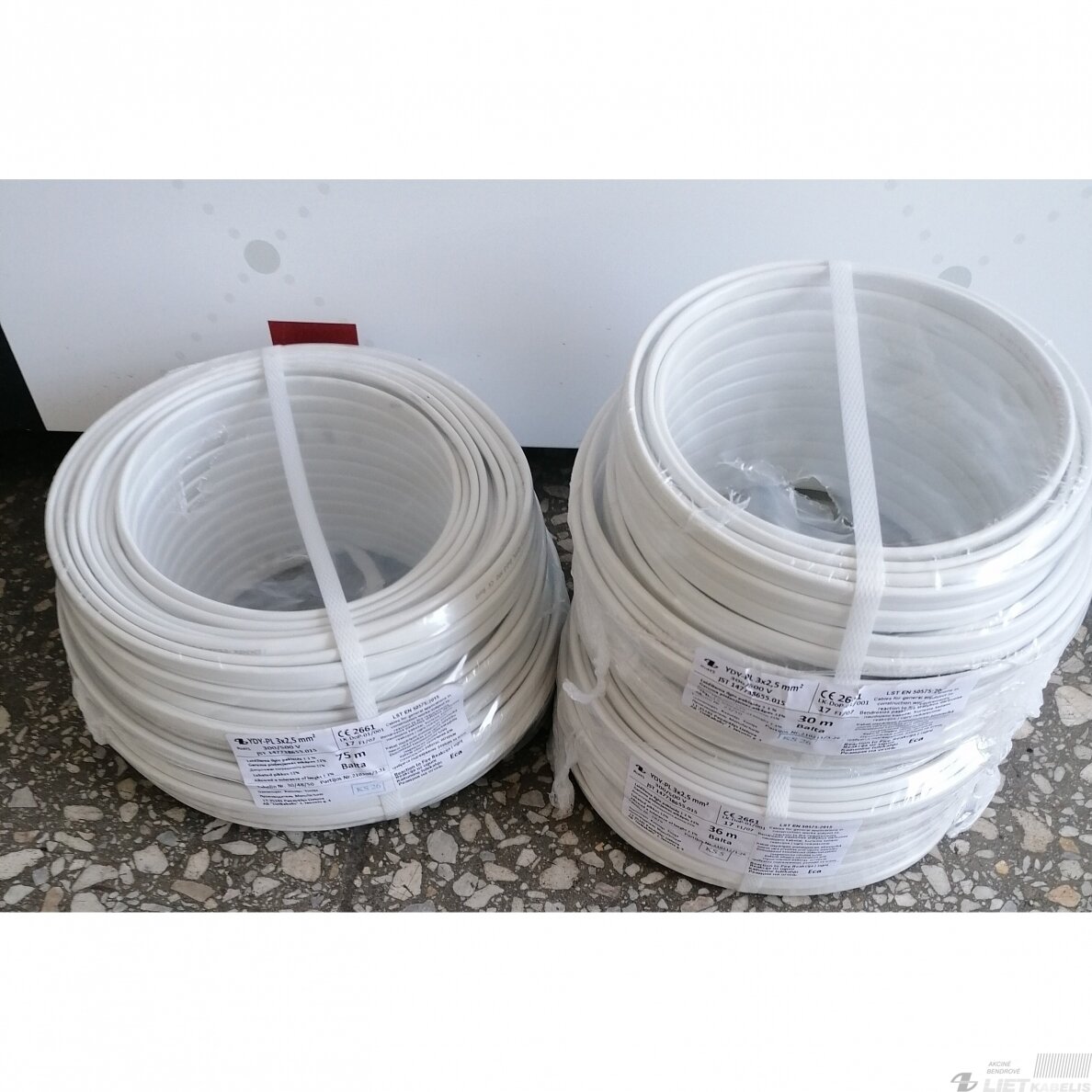 Elektros instaliacijos kabelis, monolitas, plokščias BVV-P(YDY-PL )3x2,5mm² (Nestandartinio ilgio) Lietkabelis 1 Elektros instaliacijos kabelis, monolitas, plokščias BVV-P(YDY-PL )3x2,5mm² (Nestandartinio ilgio) Lietkabelis 1
