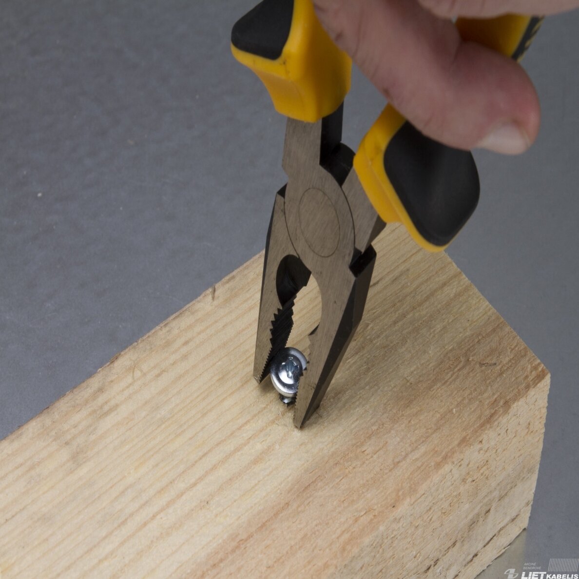 Kombinuotosios replės VDE01001-7 180mm, Forte Tools 6