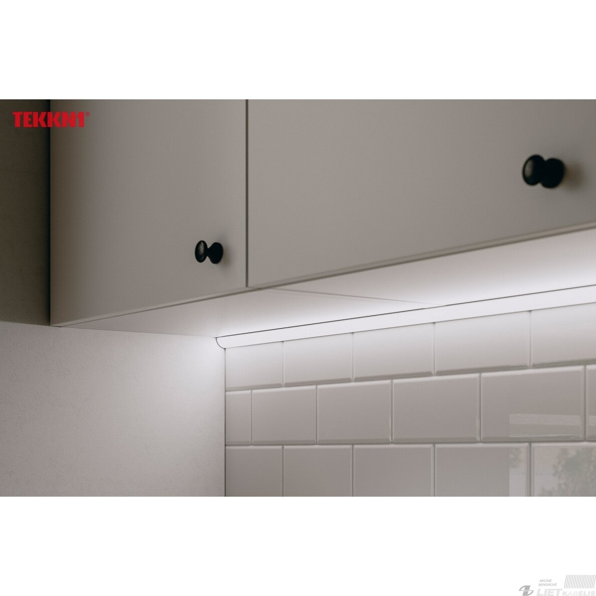 LED profilio komplektas ARRE kampinis, juodas, anoduotas, matinis dangtelis 3 m 7 LED profilio komplektas ARRE kampinis, juodas, anoduotas, matinis dangtelis 3 m 7