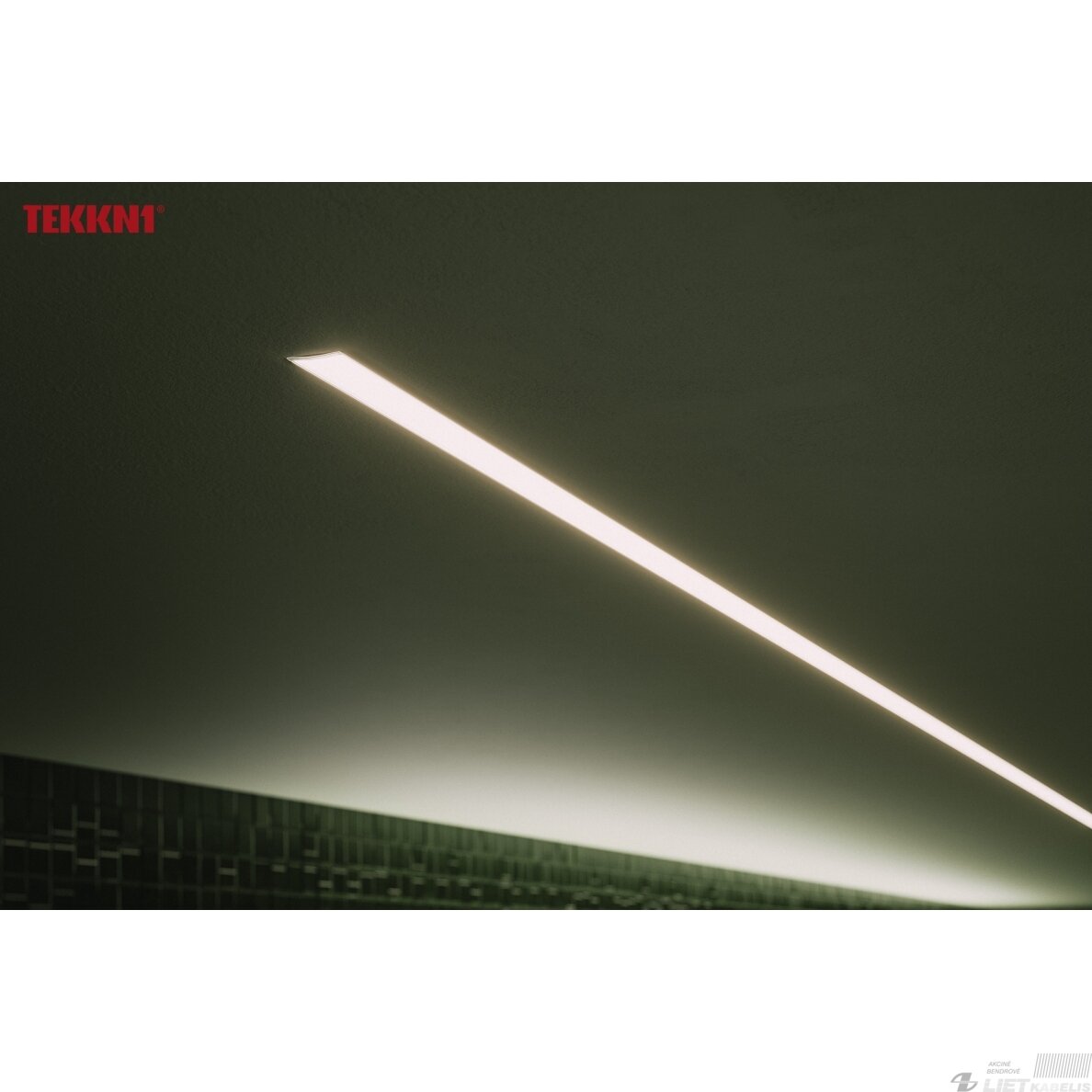 LED profilio komplektas MOSSO priglaistomas siauras, aliuminis, anoduotas, baltas dangtelis 3 m 5