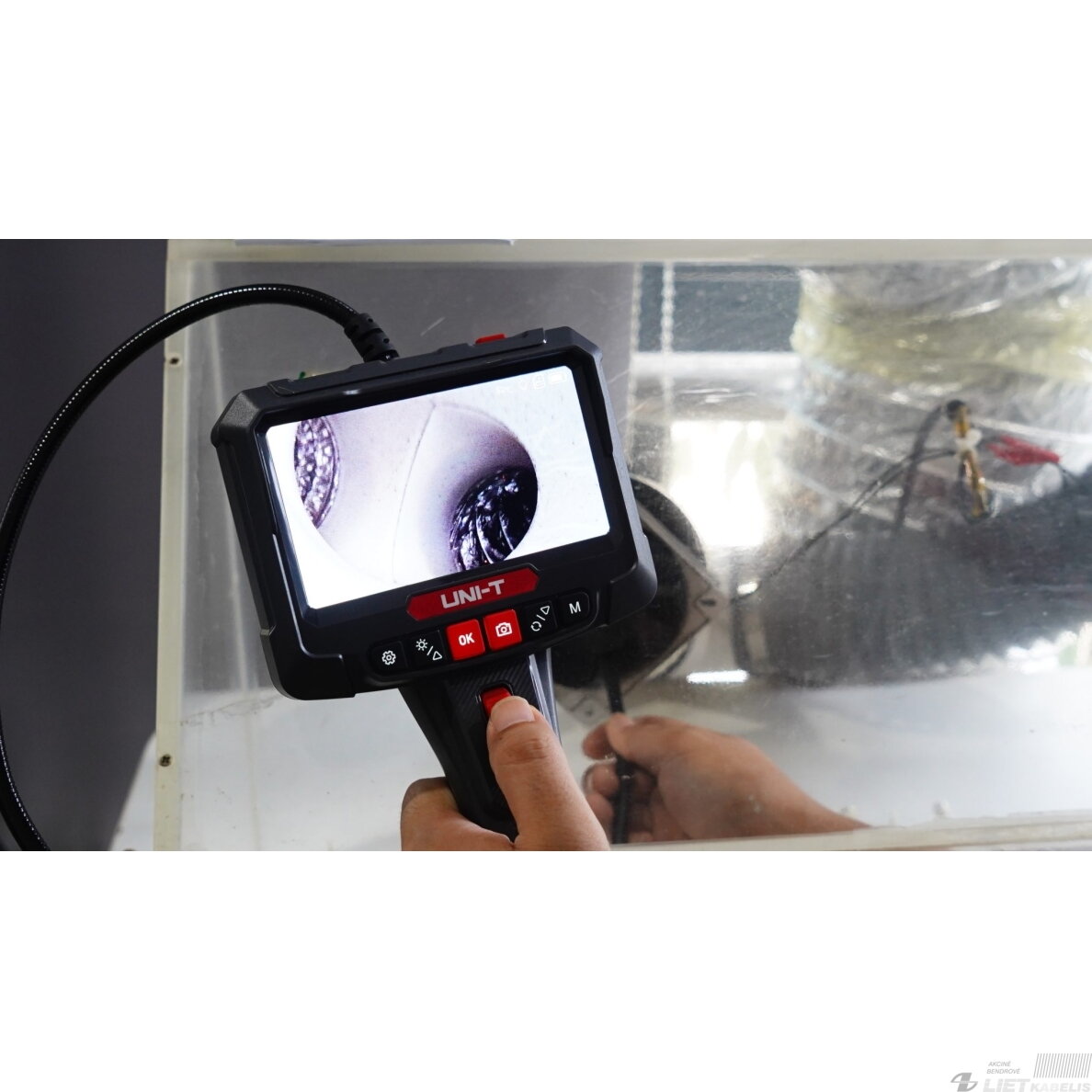Profesionalus boroskopas su 360° sukinėjamu galu, 5.0", 70°, 8mm, 3m, CMOS, IP67, 32GB, UNI-T 10
