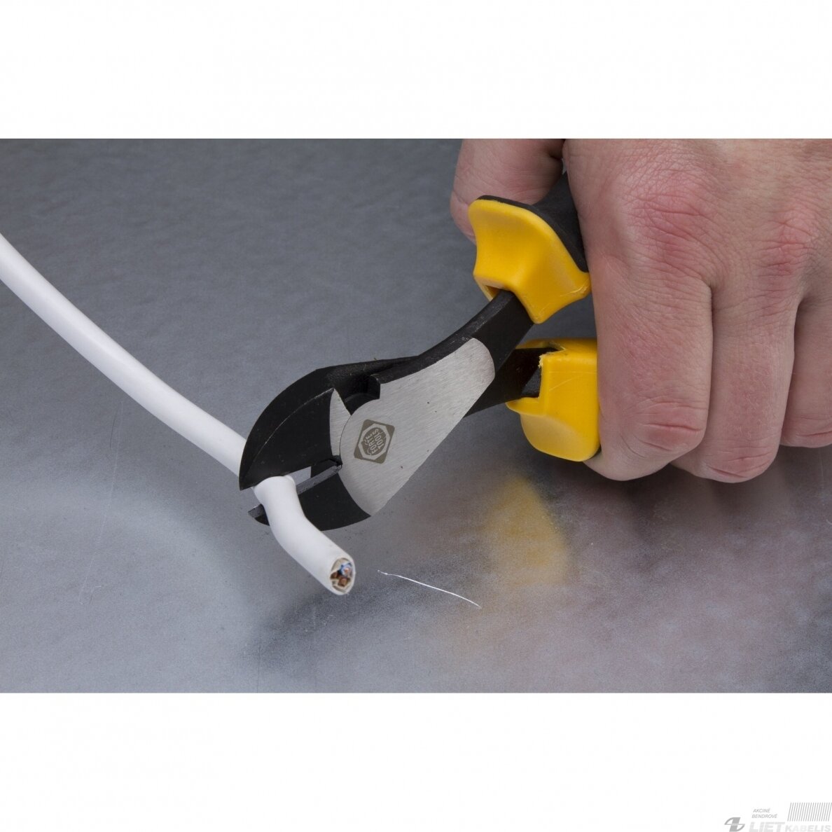 Replės kandiklinės, šoninio kirpimo IND02005-7 180mm, FORTE TOOLS 2 Replės kandiklinės, šoninio kirpimo IND02005-7 180mm, FORTE TOOLS 2