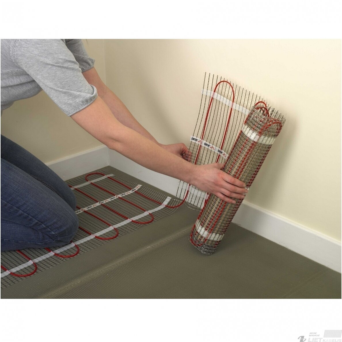 Šildymo kilimėlis DEVIcomfort-150T, 300W, 2m², 0,5x4m, DEVI 3